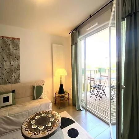 New Apt Behind Train Station Apartment Arcachon