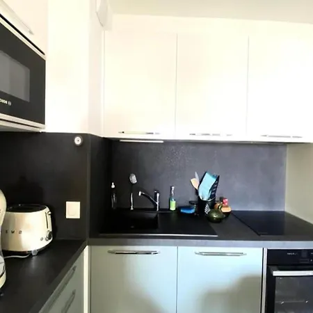New Apt Behind Train Station Apartment *