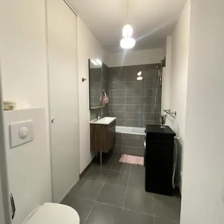 Apartment New Apt Behind Train Station Arcachon