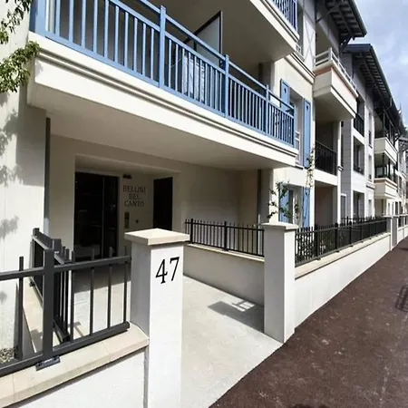 Apartment New Apt Behind Train Station Arcachon